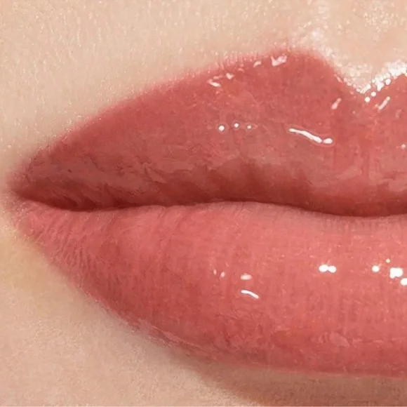 CHANEL Rouge Coco Gloss Moisturizing Glossimer - Caramel 716 - Picture 13 of 14